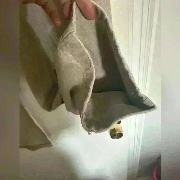 Men’s Khaki carpenter style cargo pants. 30” waist. 41” long. 29.5 inseam - Picture 3 of 8